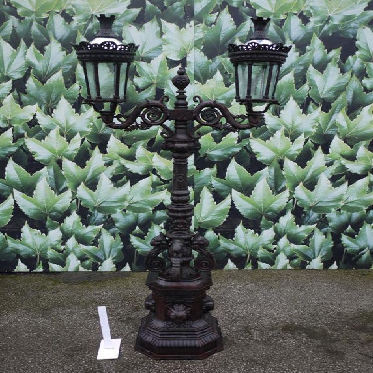 Small Lamp-Post Two Tops